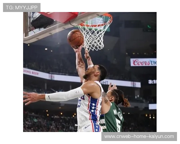 字母哥深夜街头接吻照，社媒账号瞬间爆评