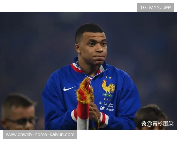 皇马训练场突现高层巡视，姆巴佩表情引发千万猜测